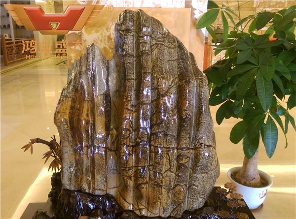 鸿业办公家展厅二层大化奇石