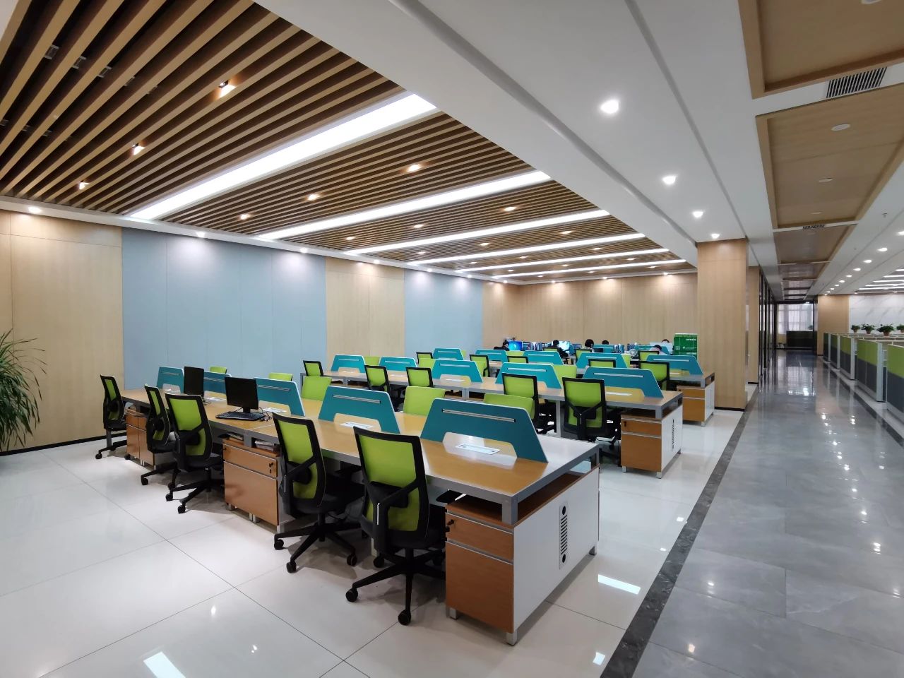 鸿业家具新办公区